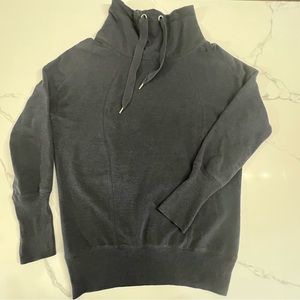 ZELLA woman’s funnel neck pullover sweatshirt with thumb holes size small